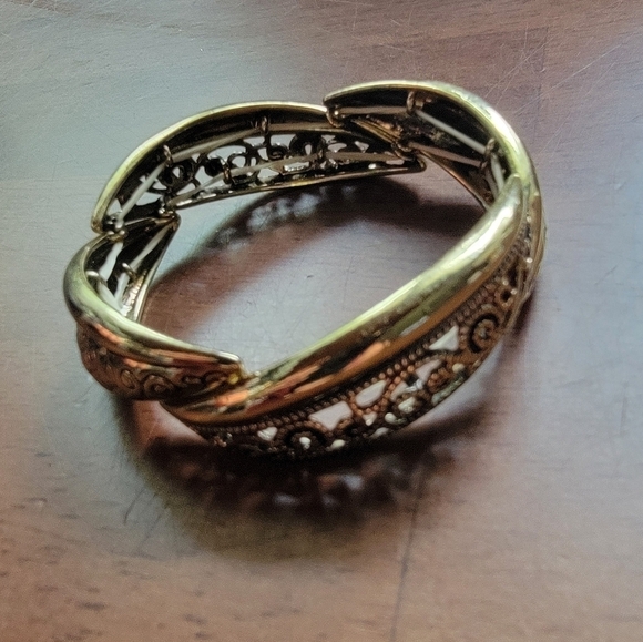 Gold / Brass Tone Metal Filagree Scroll Links Stretch Bracelet - Picture 9 of 13